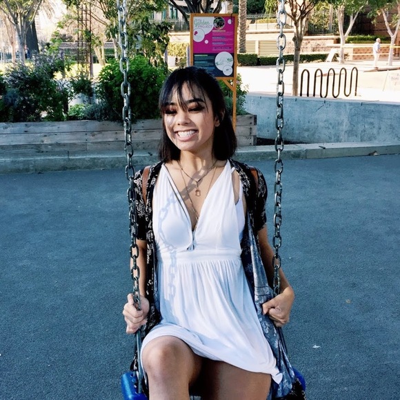 Meet your Posher, Laura - Picture 1 of 1